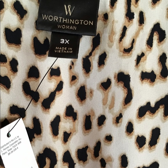 Animal print top NWT - Picture 4 of 7